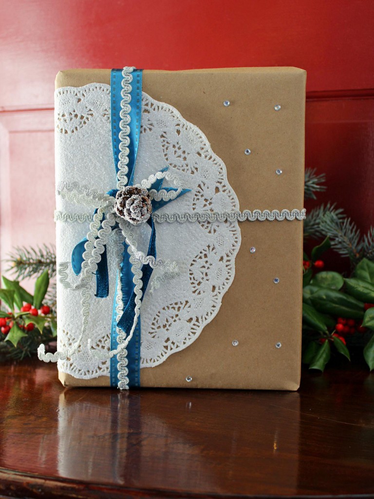 original_Camille-Smith-doily-gift-wrap1.jpg.rend.hgtvcom.1280.1707